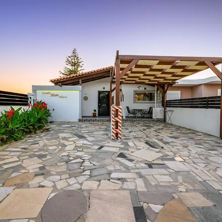 Pervolia House Private Near Airport Villa