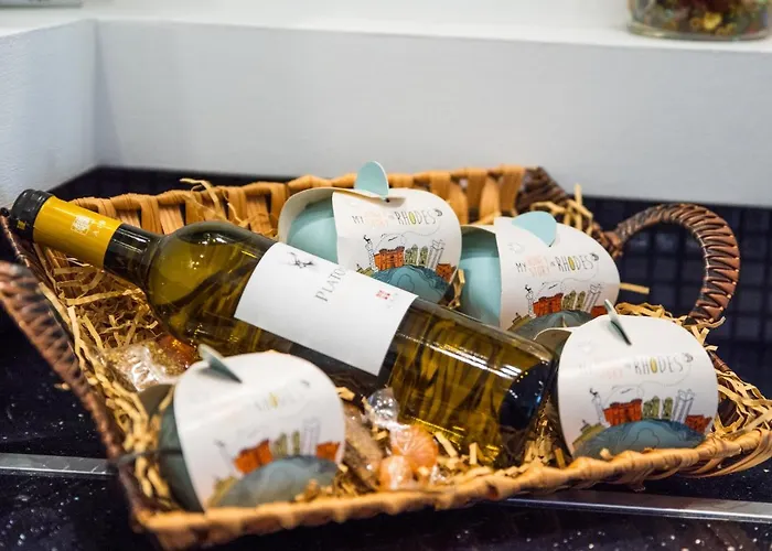 Pervolia House Private Near Airport *