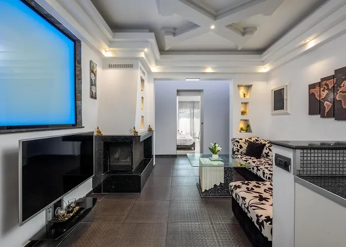 Pervolia House Private Near Airport