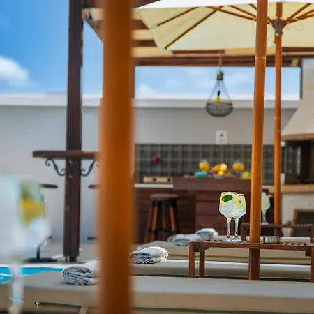 Pervolia House Private Pool Near Airport
