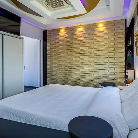 Pervolia House Private Near Airport ヴィラ