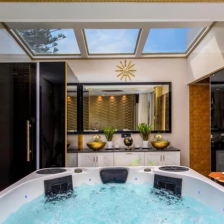 ヴィラ Pervolia House Private Near Airport クレマスティ