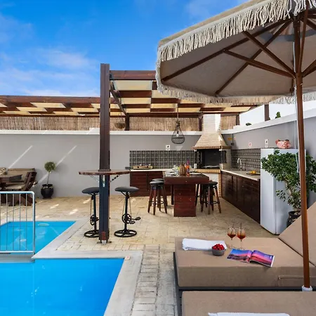 Pervolia House Private Pool Near Airport