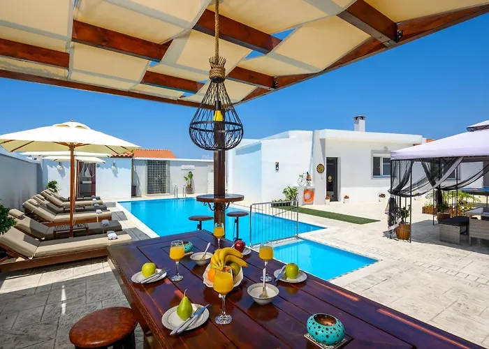 Pervolia House Private Near Airport