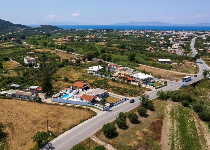 فيلة Pervolia House Private Near Airport *