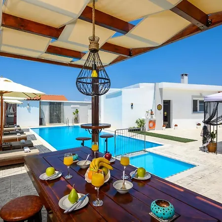 Pervolia House Private Pool Near Airport